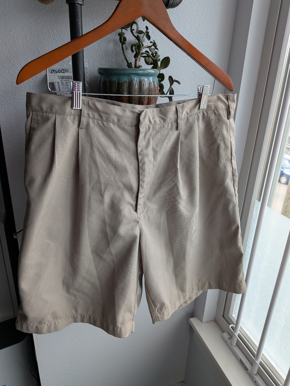Nike Golf Dri-FIT Pleated Shorts Mens 36 Tan Khaki Ribbed Performance 186264